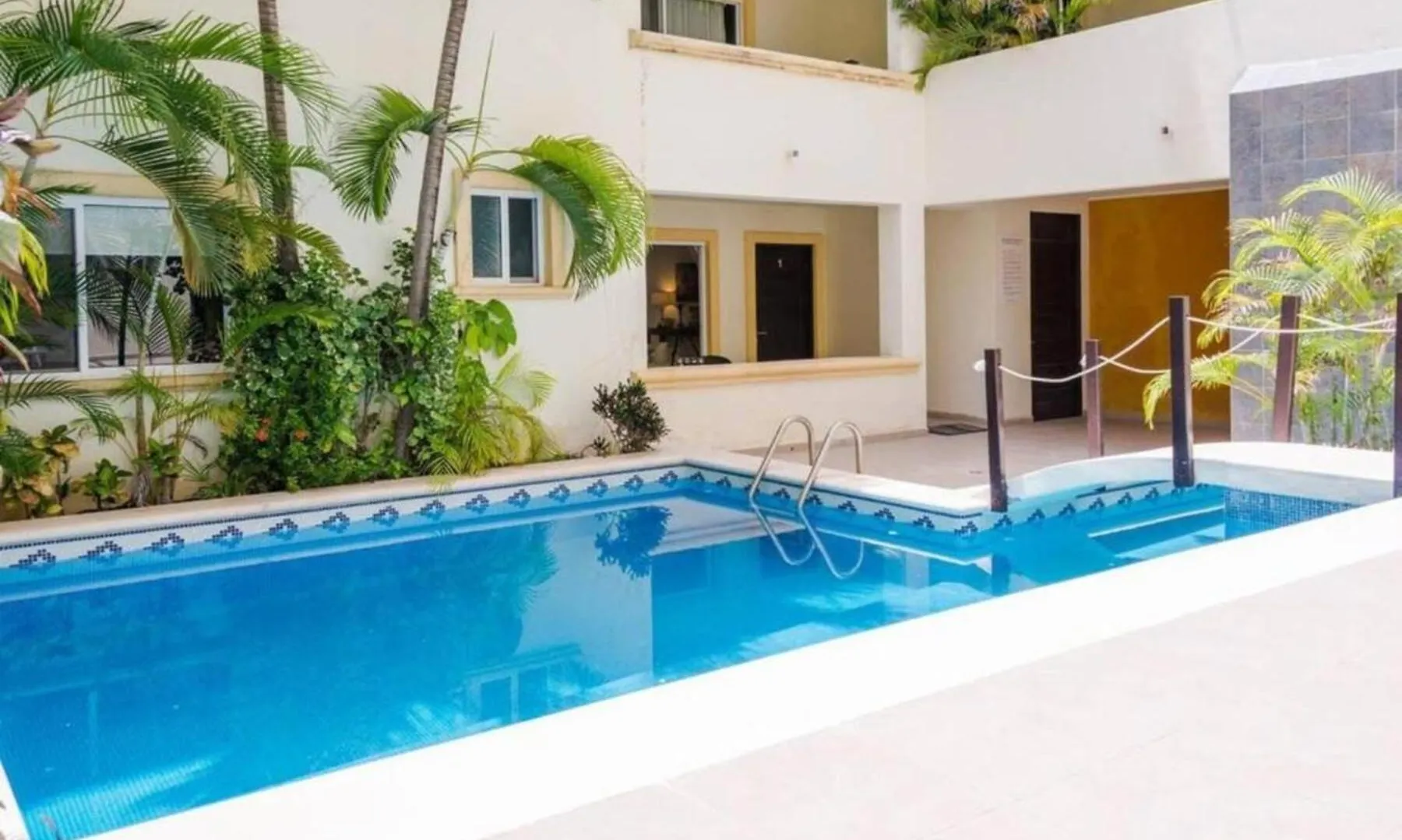 Modern Condo, Just Steps To Mamitas Beach & 5Th Playa del Carmen