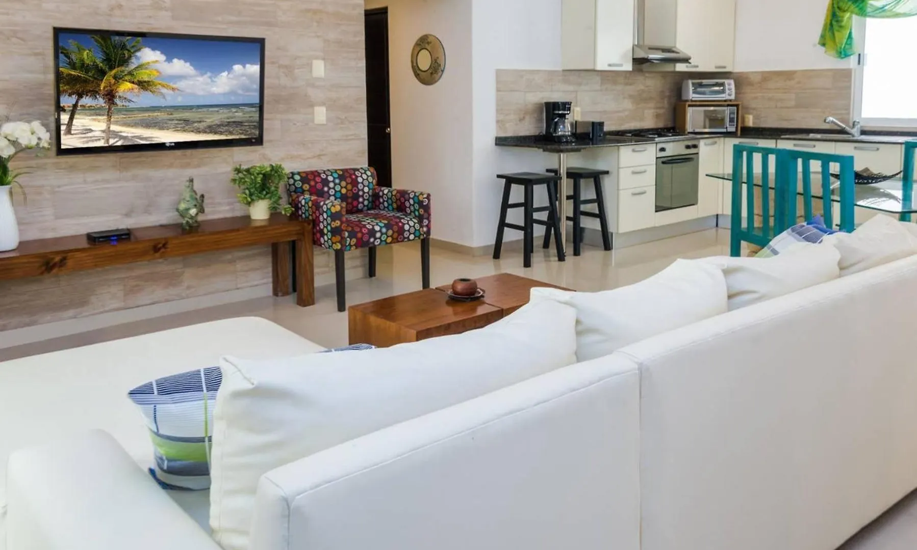 Modern Condo, Just Steps To Mamitas Beach & 5Th Playa del Carmen 0*,  Mexico